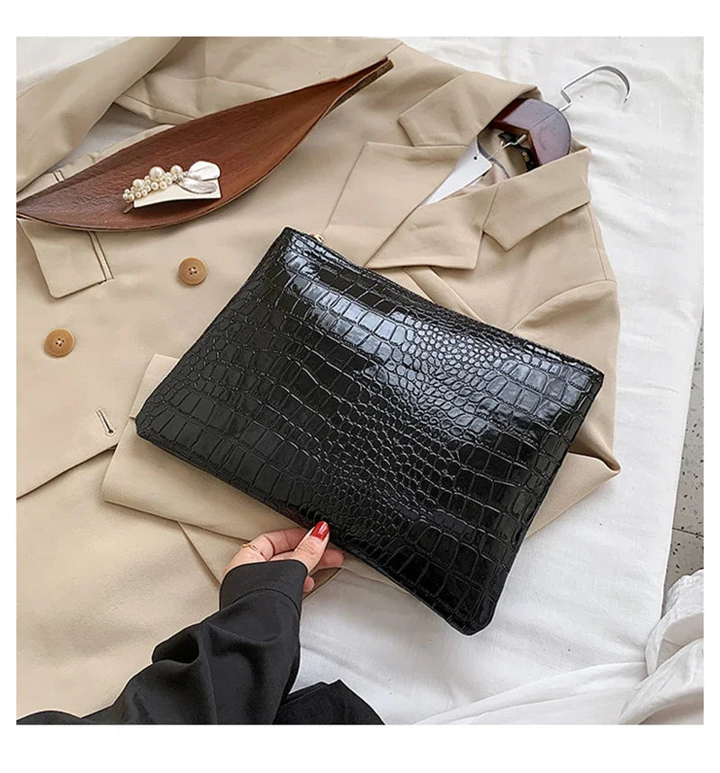 Stone Pattern PU Leather Clutch